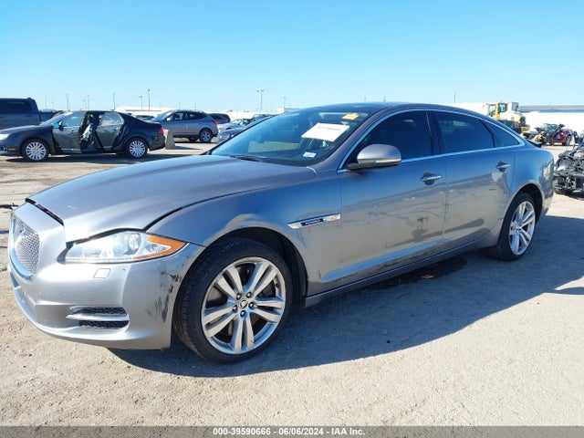 2011 JAGUAR XJ SAJWA2GE7BMV09522 Photo 1