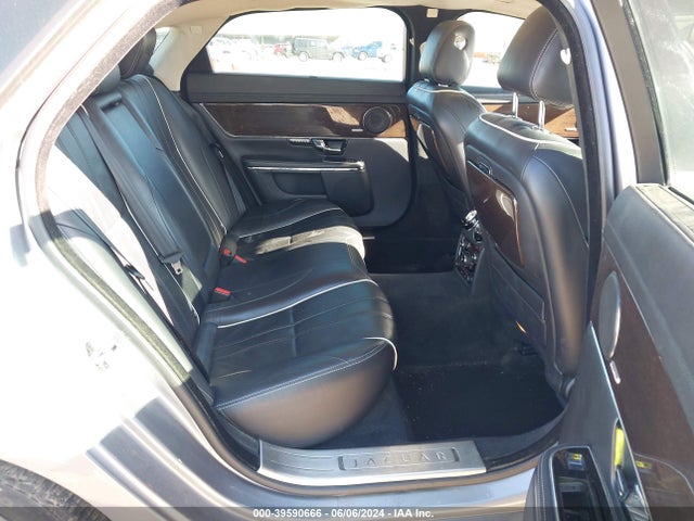 2011 JAGUAR XJ SAJWA2GE7BMV09522 Photo 7