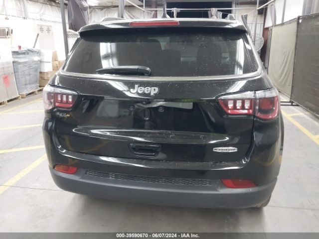 3C4NJCBB3MT501895 Jeep Compass Latitude Fwd