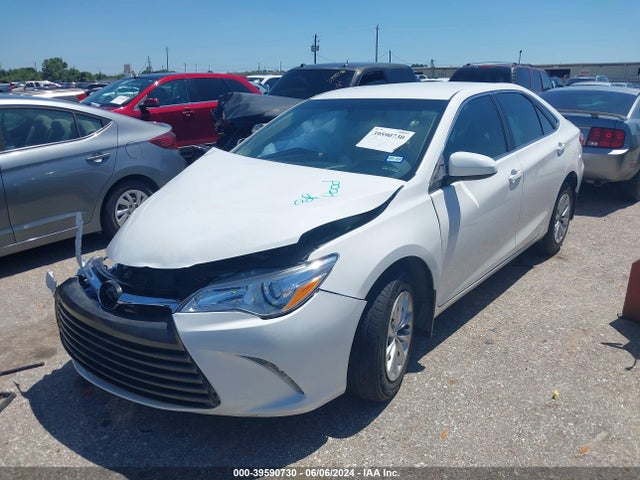 Toyota CAMRY LE 2015 4T4BF1FK5FR458903 Image 2