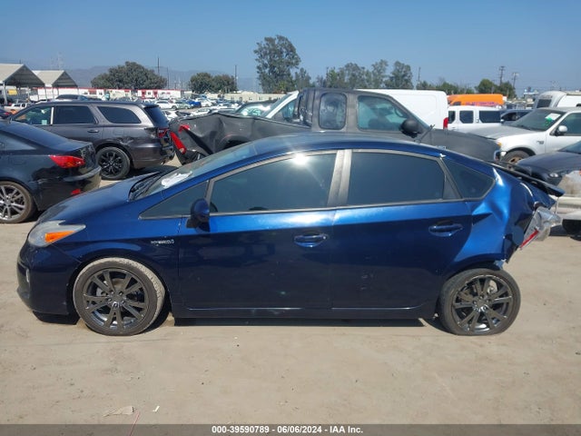 Toyota Prius Two 2015 JTDKN3DU3F2001522 Image 14