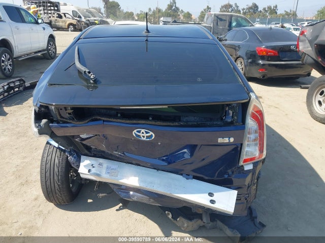 Toyota Prius Two 2015 JTDKN3DU3F2001522 Image 16