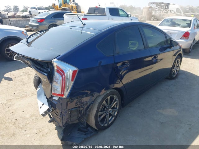 Toyota Prius Two 2015 JTDKN3DU3F2001522 Image 4