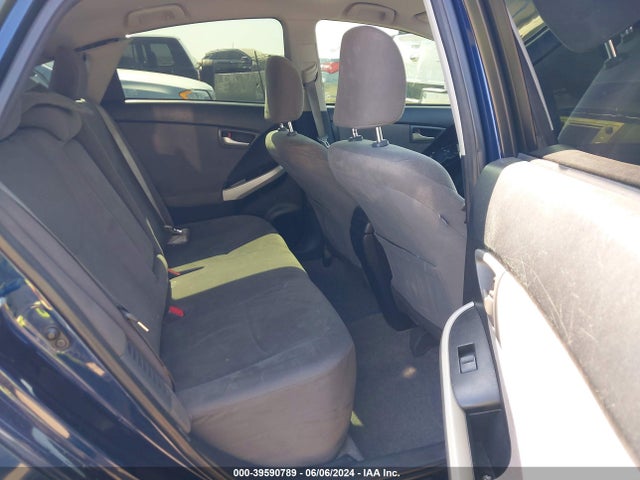 Toyota Prius Two 2015 JTDKN3DU3F2001522 Image 8