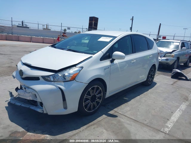 Toyota Prius V Four 2015 JTDZN3EU1FJ028608 Image 2