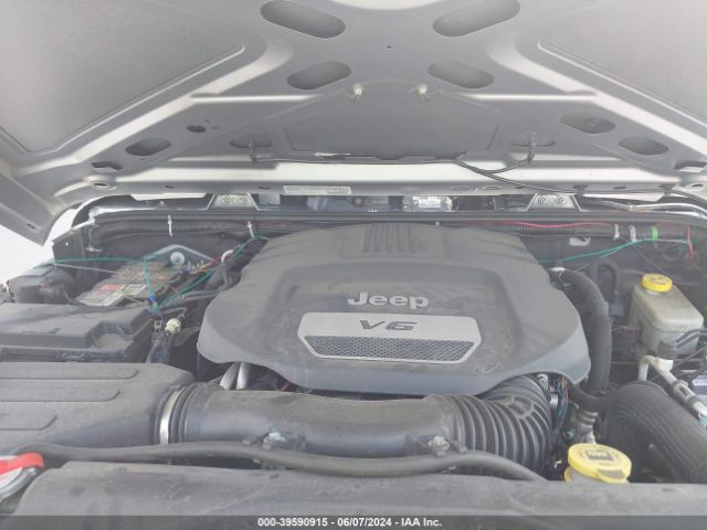 1C4BJWDG2EL129427 Jeep Wrangler Unlimited Sport