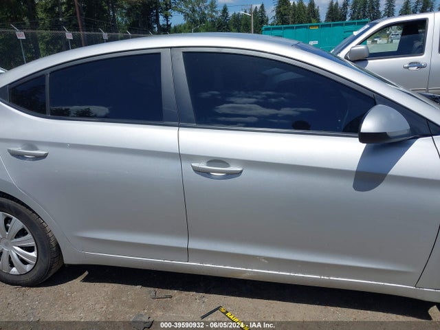 Hyundai ELANTRA SE 2019 5NPD74LF0KH435384 Image 13