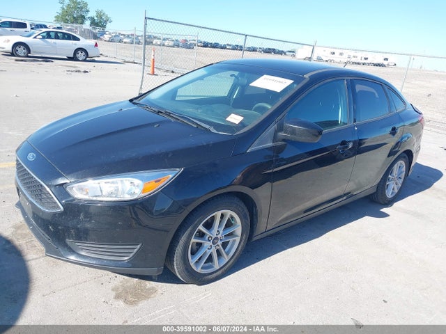 Ford FOCUS SE 2018 1FADP3F22JL260820 Image 2