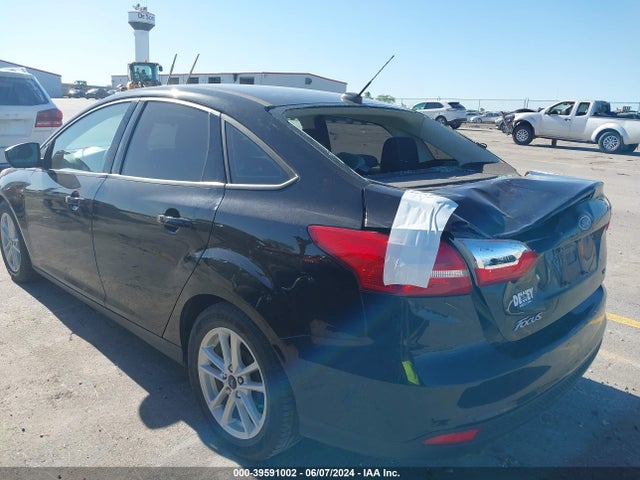 Ford FOCUS SE 2018 1FADP3F22JL260820 Image 3
