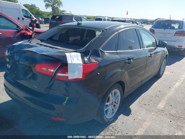 Ford FOCUS SE 2018 1FADP3F22JL260820 Image 4