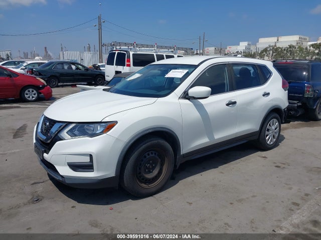 Nissan ROGUE S 2018 JN8AT2MT7JW451909 Image 2
