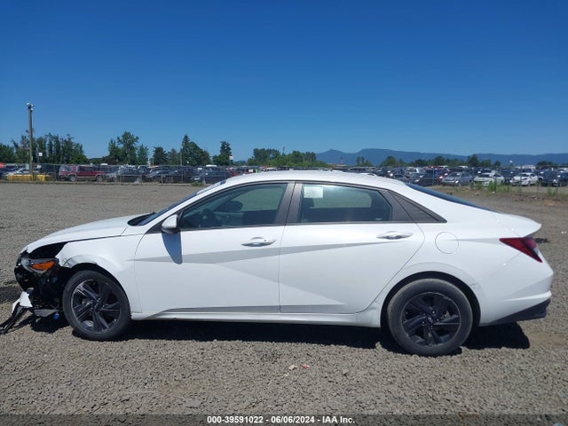5NPLM4AG9NH079036 Hyundai ELANTRA SEL