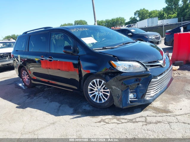 Toyota Sienna Xle 8 Passenger 2018 5TDYZ3DC6JS907686 головне зображення
