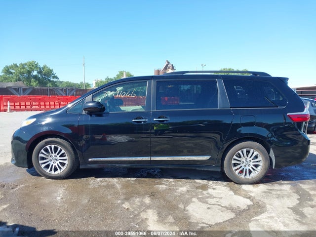Toyota Sienna Xle 8 Passenger 2018 5TDYZ3DC6JS907686 Image 14