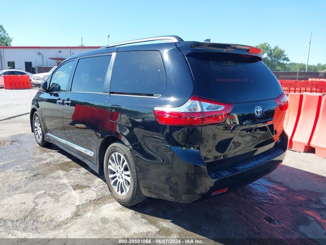Toyota Sienna Xle 8 Passenger 2018 5TDYZ3DC6JS907686 Image 3