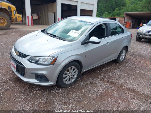 Chevrolet Sonic Lt Auto 2017 1G1JD5SH4H4103556 Image 2