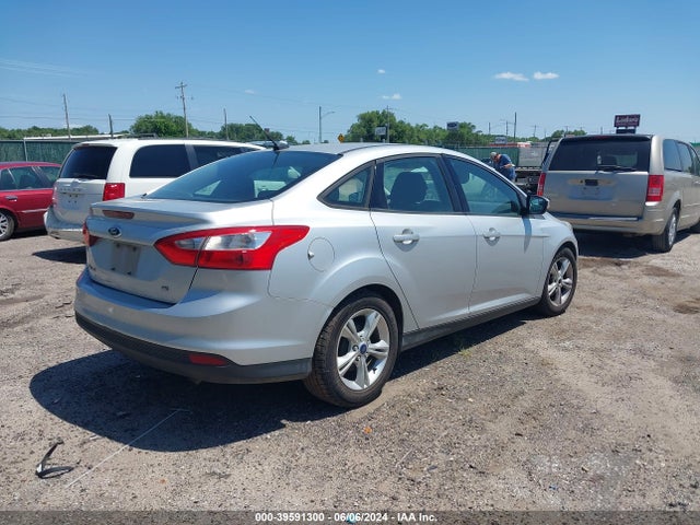 Ford FOCUS SE 2014 1FADP3F26EL332026 Image 4
