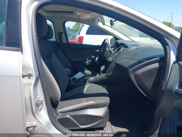 Ford FOCUS SE 2014 1FADP3F26EL332026 Image 5