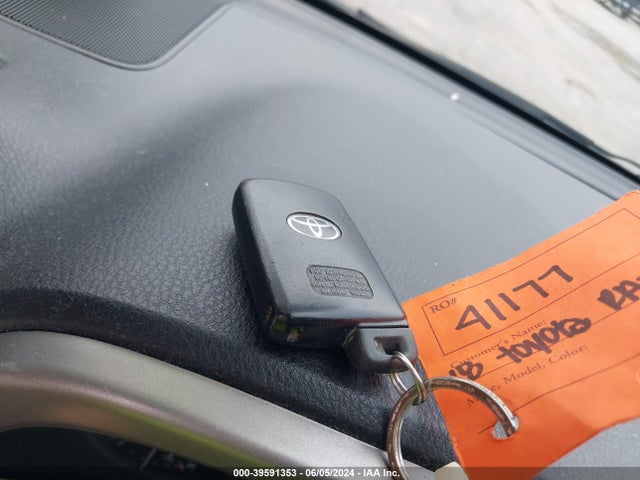 Продаж на аукціоні авто 2018 Toyota Rav4 Xle, vin: 2T3WFREV4JW419189, номер лоту: 39591353