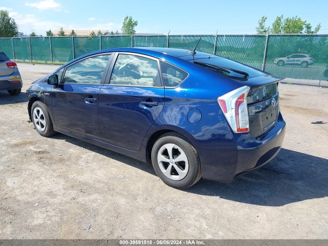 Toyota Prius Three 2014 JTDKN3DU8E1750904 Image 3