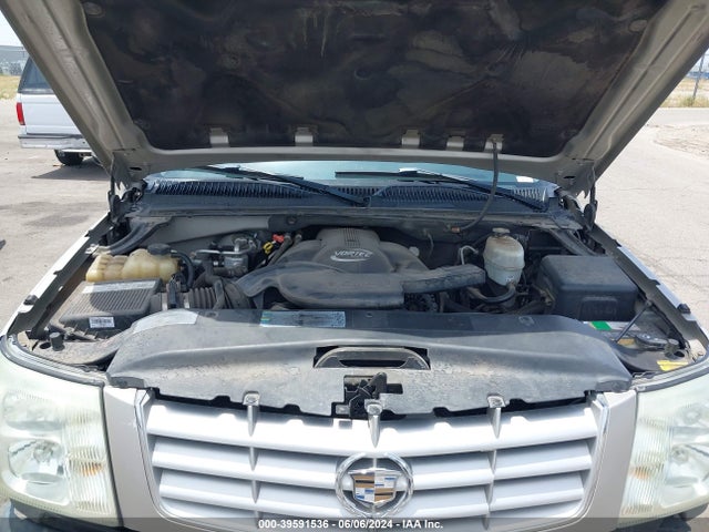 39591536 :رقم المزاد ، 1GYEK63N64R294428 vin ، 2004 Cadillac Escalade Standard مزاد بيع