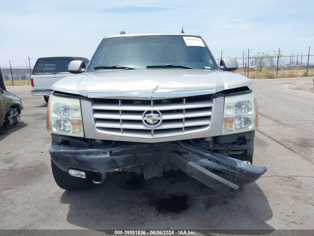 39591536 :رقم المزاد ، 1GYEK63N64R294428 vin ، 2004 Cadillac Escalade Standard مزاد بيع