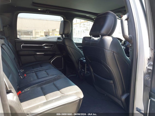 1C6SRFJT3KN725583 RAM 1500 Laramie  4x4 5'7 Box