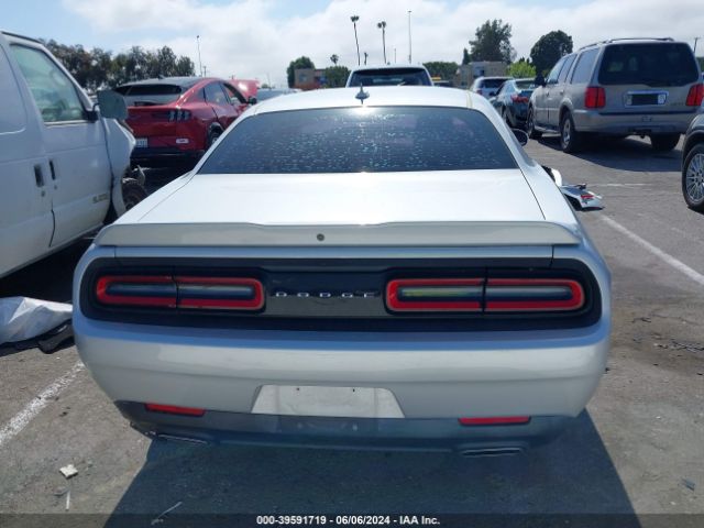 2C3CDZAG5KH758484 Dodge Challenger Sxt