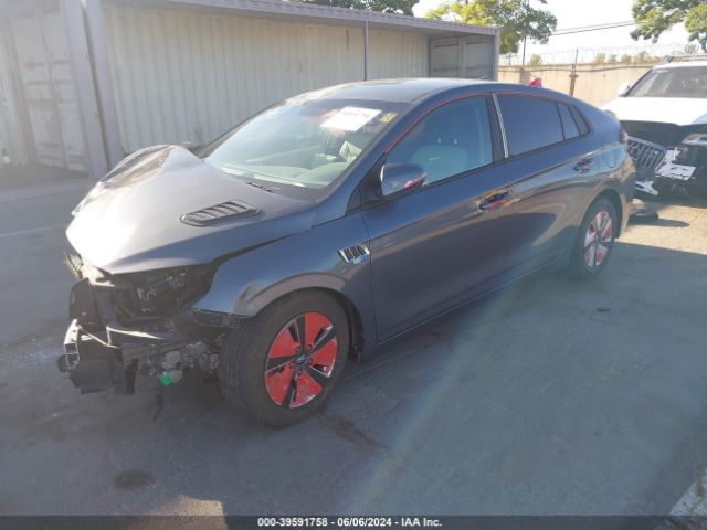 KMHC65LC8JU064601 Hyundai Ioniq Hybrid Blue