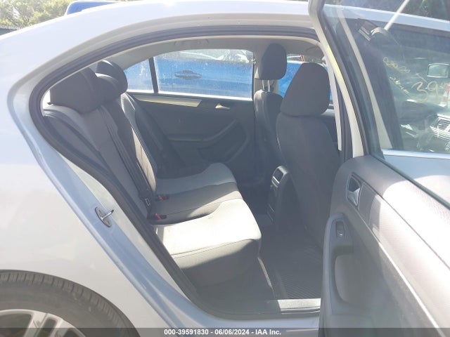 3VW2B7AJ0HM374567 Volkswagen Jetta 1.4t S
