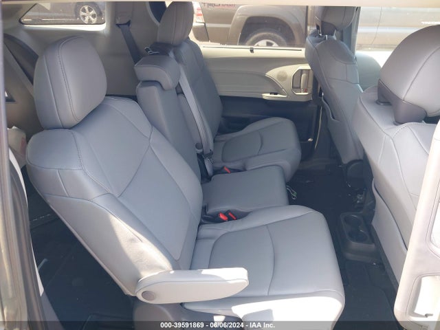 5TDJRKEC7RS186932 Toyota SIENNA XLE