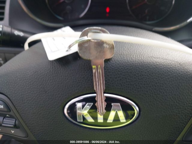 KNAFX4A63G5582234 KIA FORTE LX
