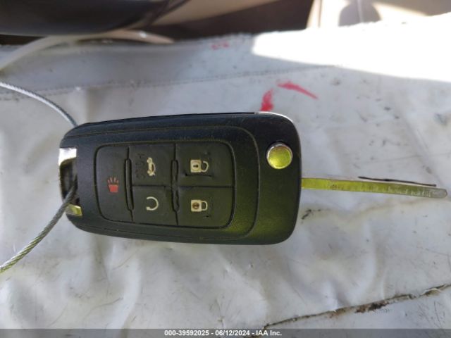 1G11D5SL1FF172663 Chevrolet MALIBU 2LT