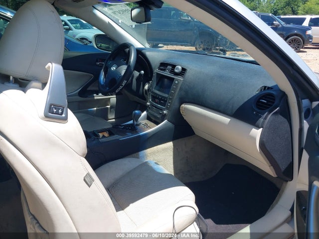 2010 Lexus Is 250c მანქანა იყიდება აუქციონზე, vin: JTHFF2C2XA2513858, აუქციონის ნომერი: 39592479