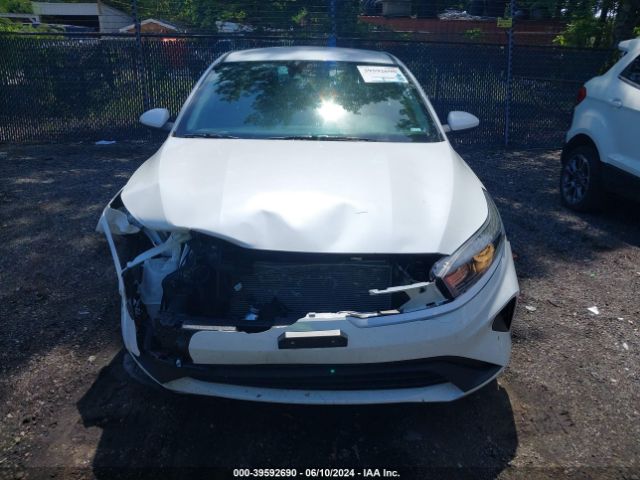 3KPF24AD7PE571726 KIA Forte Lxs