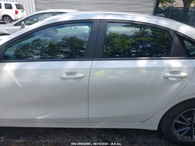 3KPF24AD7PE571726 KIA Forte Lxs