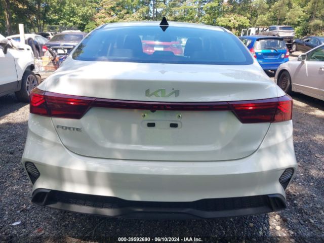 3KPF24AD7PE571726 KIA Forte Lxs