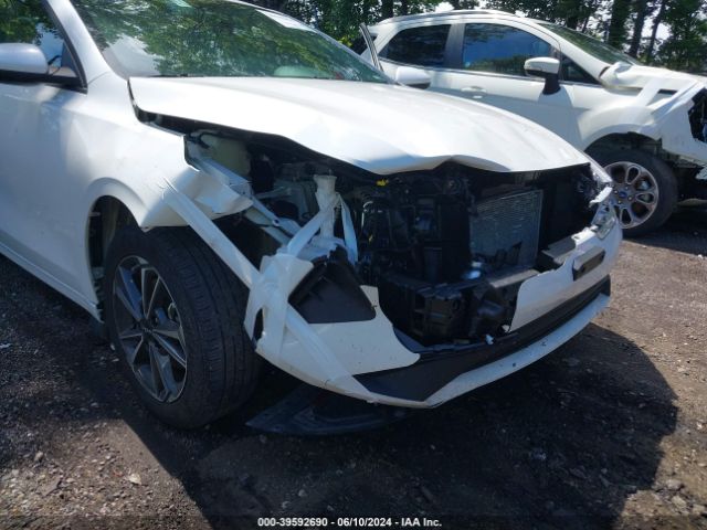 3KPF24AD7PE571726 KIA Forte Lxs