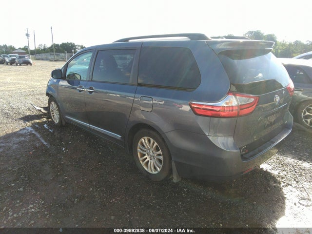 Toyota Sienna Xle 8 Passenger 2017 5TDYZ3DC2HS837291 Image 3