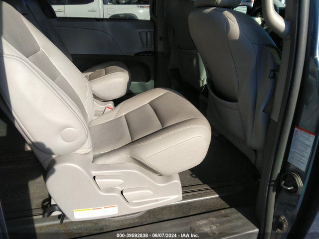 Toyota Sienna Xle 8 Passenger 2017 5TDYZ3DC2HS837291 Image 8