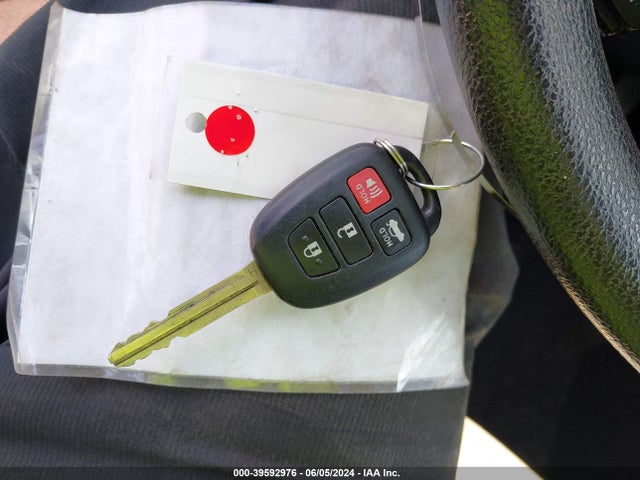 Toyota COROLLA LE 2016 5YFBURHEXGP472479 Image 11