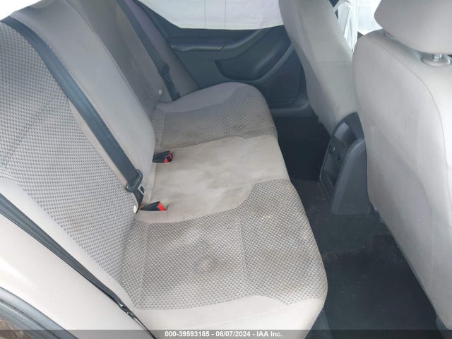 3VW2K7AJ4EM316330 Volkswagen Jetta 2.0l S