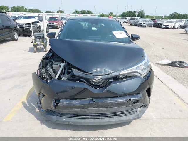 Toyota C-HR XLE 2018 NMTKHMBX0JR005263 Image 12