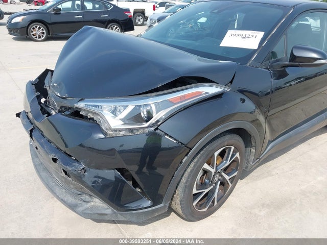 Toyota C-HR XLE 2018 NMTKHMBX0JR005263 Image 17