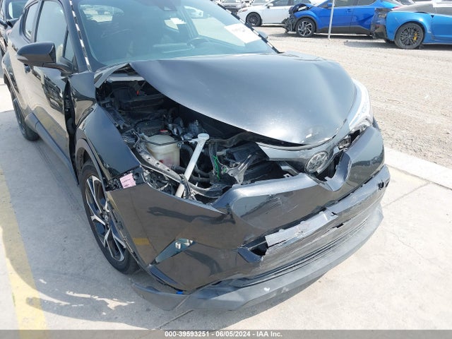 Toyota C-HR XLE 2018 NMTKHMBX0JR005263 Image 6