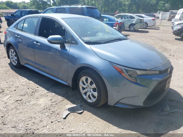 Toyota COROLLA LE 2022 JTDEPMAE1N3029256 головне зображення