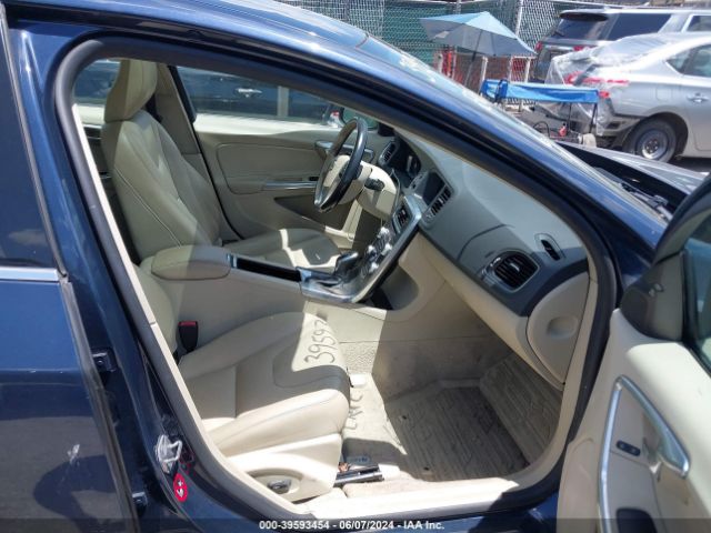 YV1612TK0F2349683 Volvo S60 T5 Premier