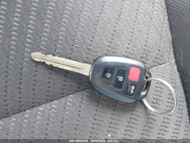 4T1BF1FK8FU052334 Toyota CAMRY LE