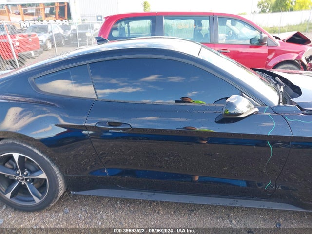 Ford Mustang Ecoboost Fastback 2021 1FA6P8TH3M5113087 Image 13