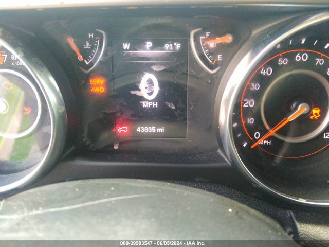 1C4HJXDG9LW147063 Jeep Wrangler Unlimited Sport 4x4